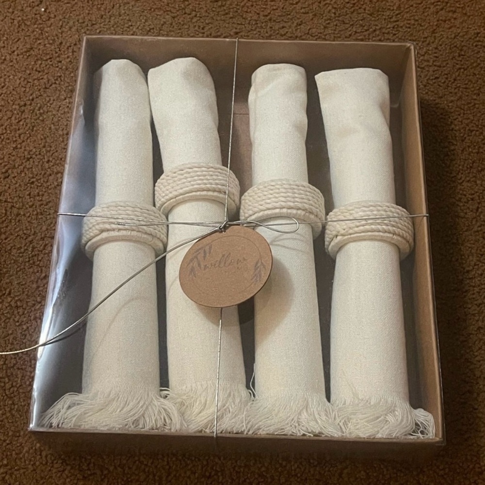 Willow Elegant Cream Napkin Set with napkin Rings
